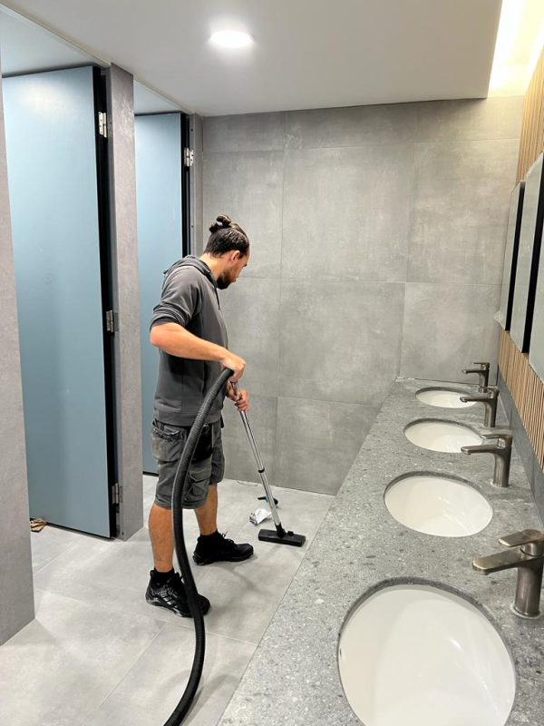 Commercial Office Cleaning Eastleigh