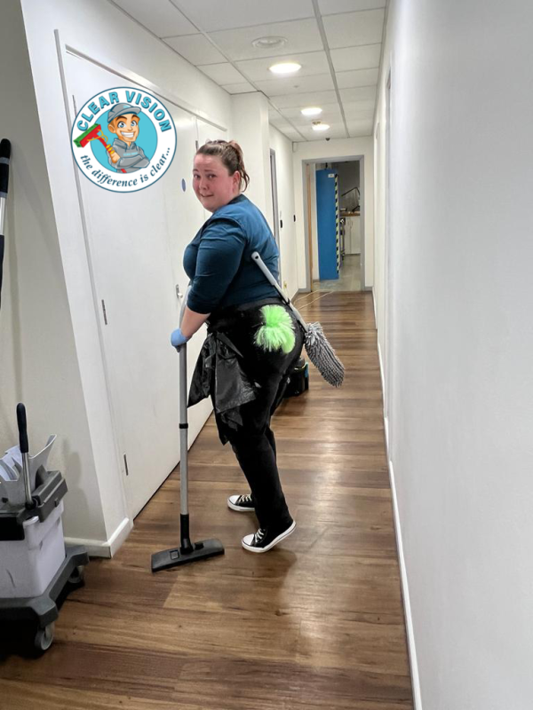 office cleaning companies hedge end botley